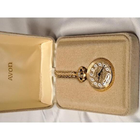NOS 1981 Avon President’s Club 17-Jewel Le Jour Pendant Watch - Mint & Working